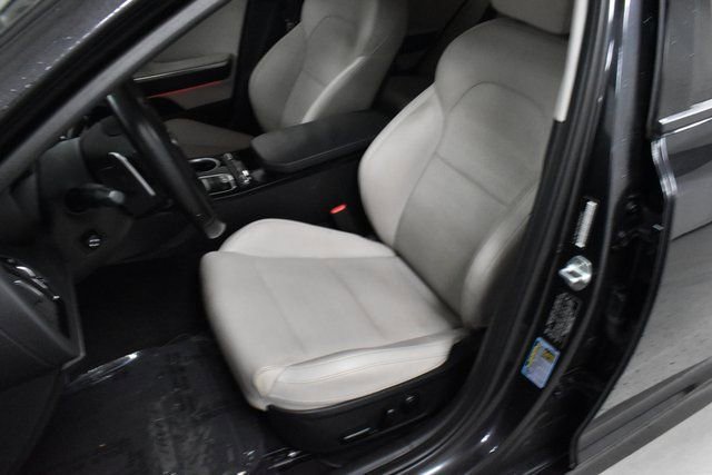 Used 2019 Kia Stinger Premium image 13