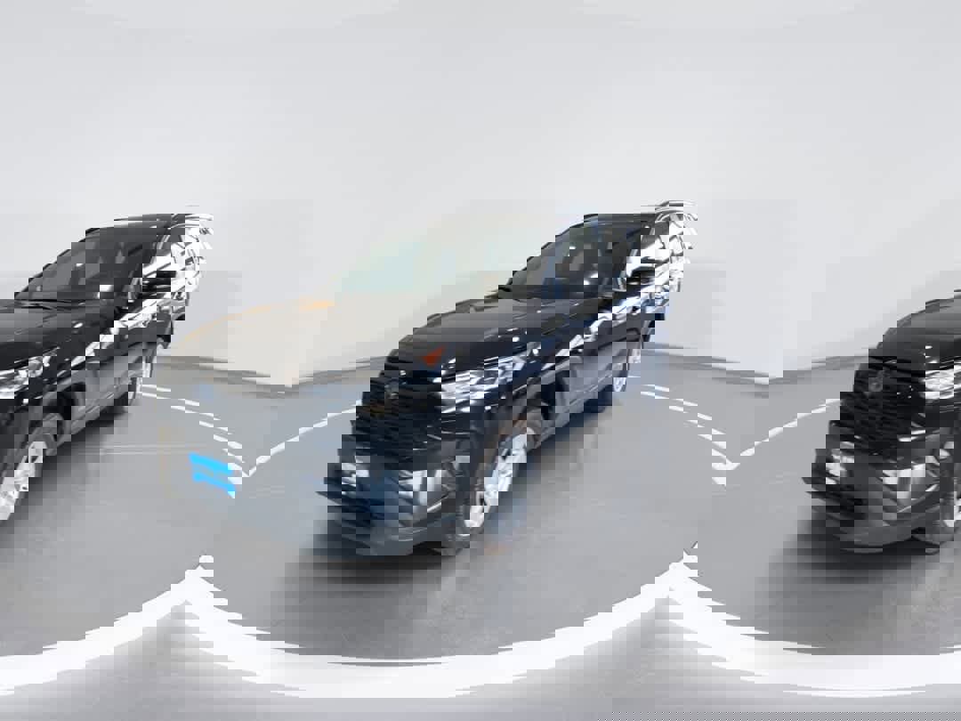 Used 2021 Toyota RAV4 XLE w/ Convenience Package image 4