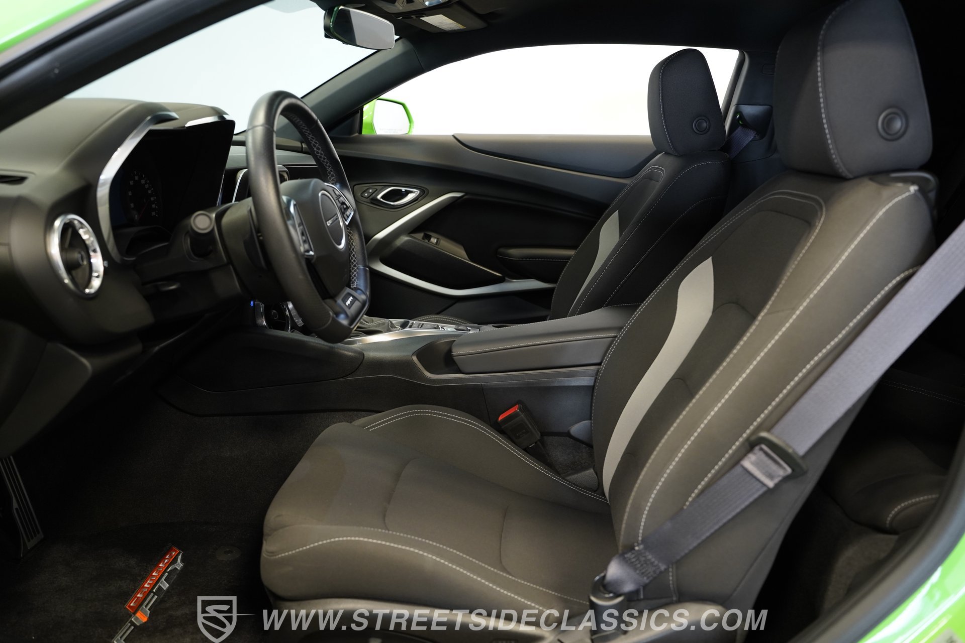 Used 2017 Chevrolet Camaro SS RWD image 3