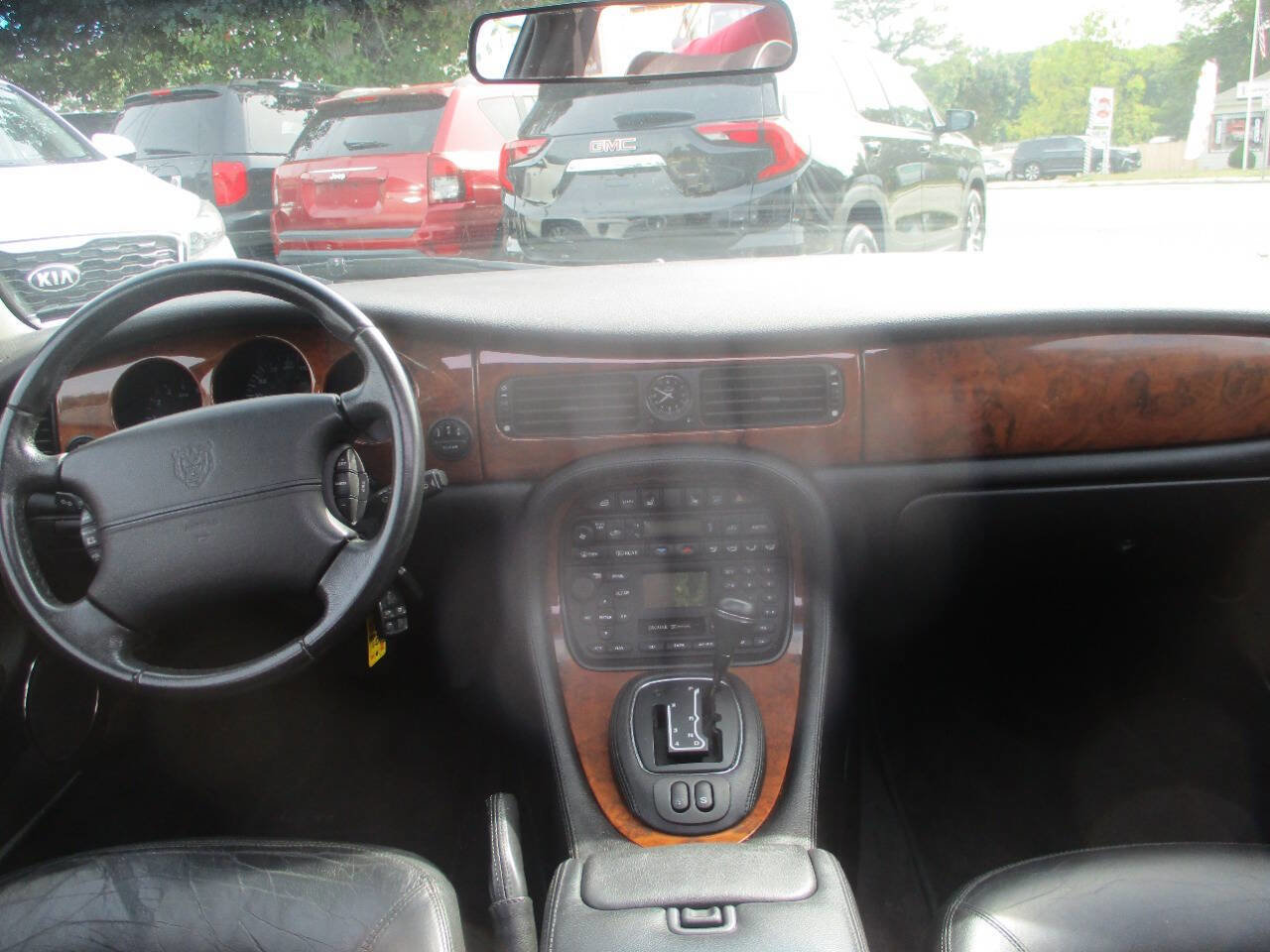 Used 2001 Jaguar XJ8 image 9