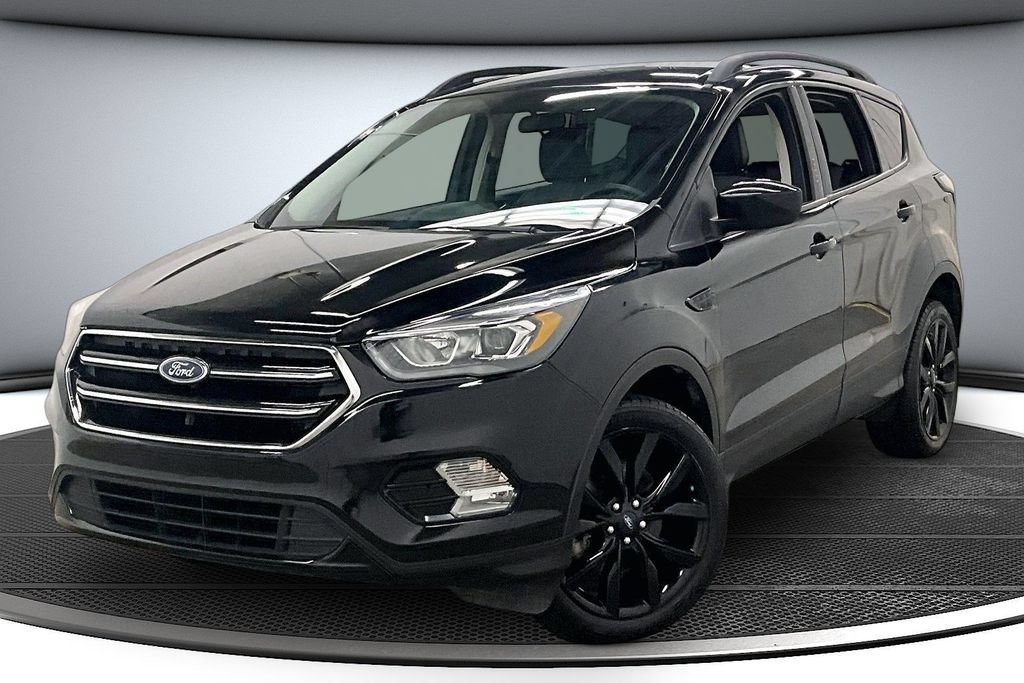 Used 2018 Ford Escape SE w/ SE Sport Appearance Package AWD/4WD image 3