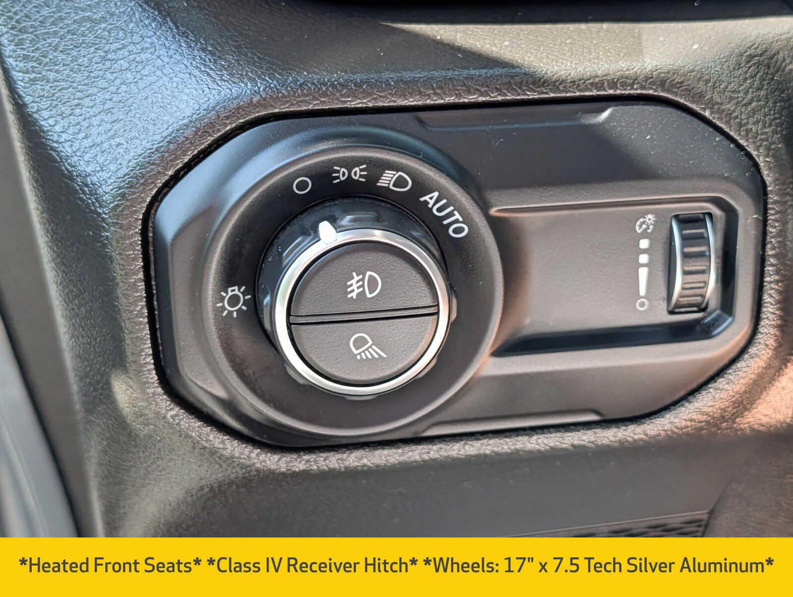 Used 2023 Jeep Gladiator Sport AWD/4WD image 14