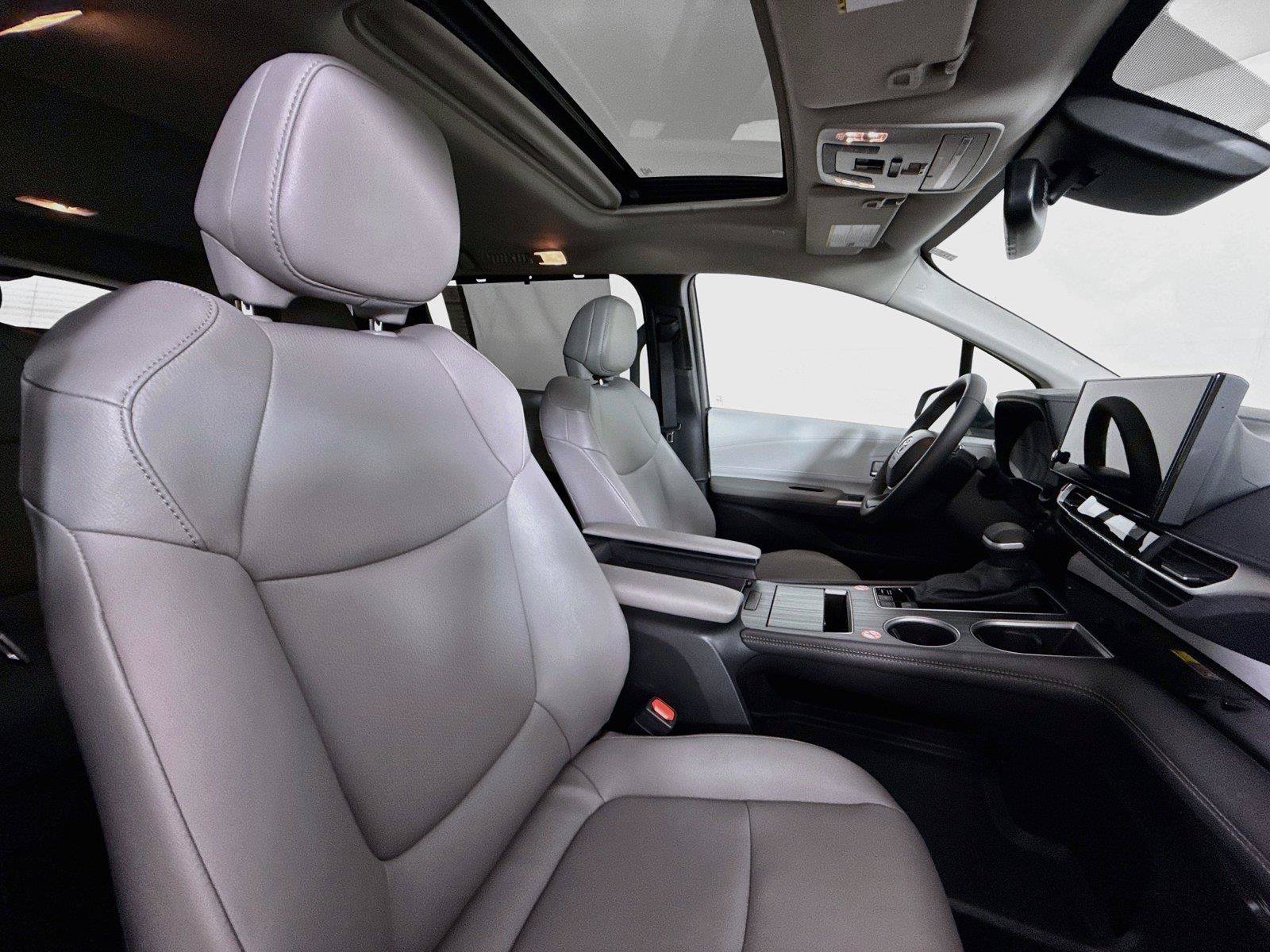 Certified 2026 Toyota Sienna XLE FWD image 41