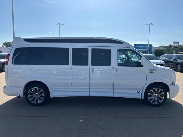 New 2026 GMC Savana 2500 Extended w/ Driver Convenience Package RWD image 2