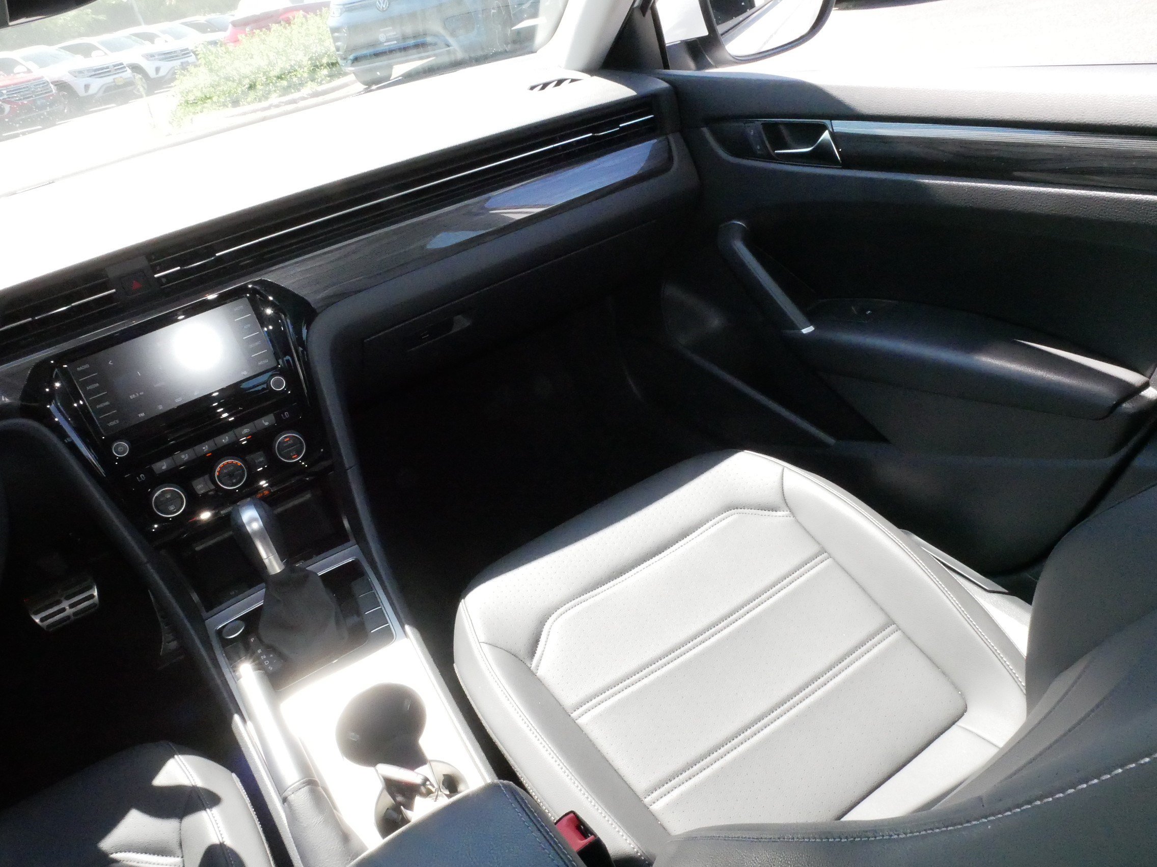 Certified 2020 Volkswagen Passat 2.0T R-Line FWD image 11