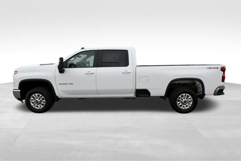Used 2024 Chevrolet Silverado 2500 LT AWD/4WD image 4