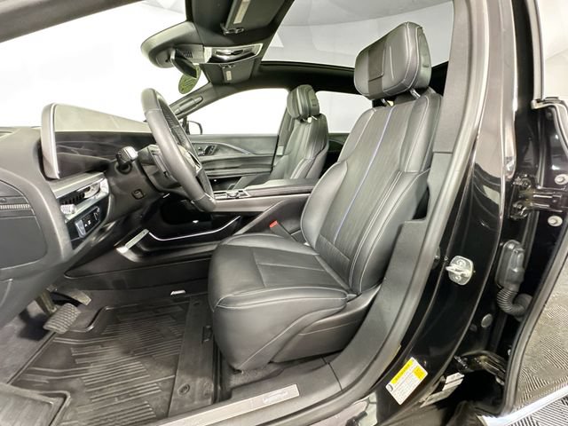 Used 2024 Cadillac Lyriq Luxury AWD/4WD image 4