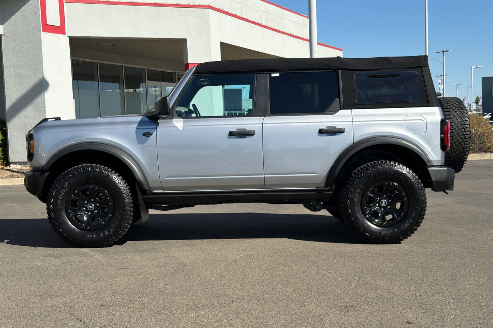 Used 2023 Ford Bronco Wildtrak AWD/4WD image 9