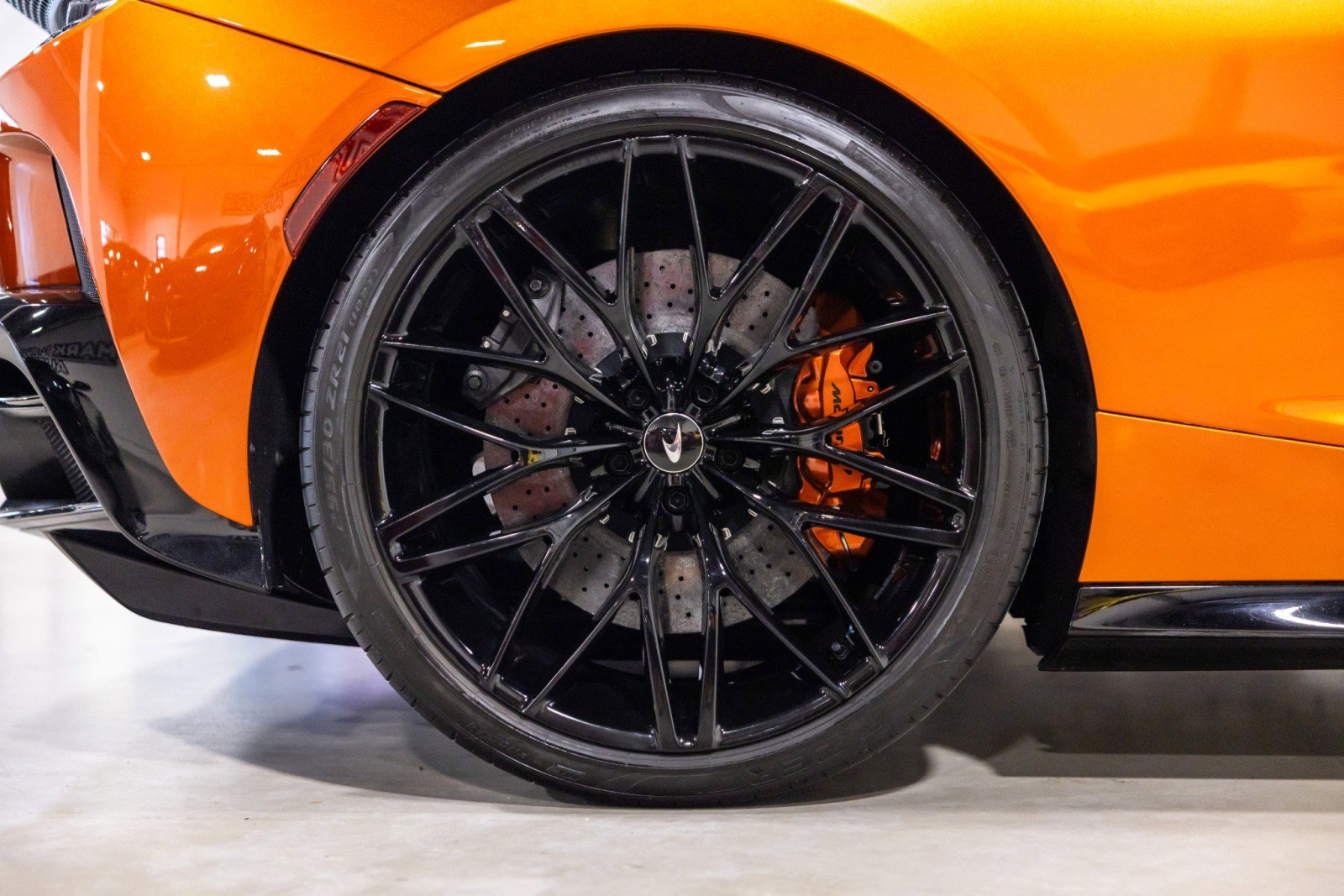 Used 2023 McLaren GT RWD image 25