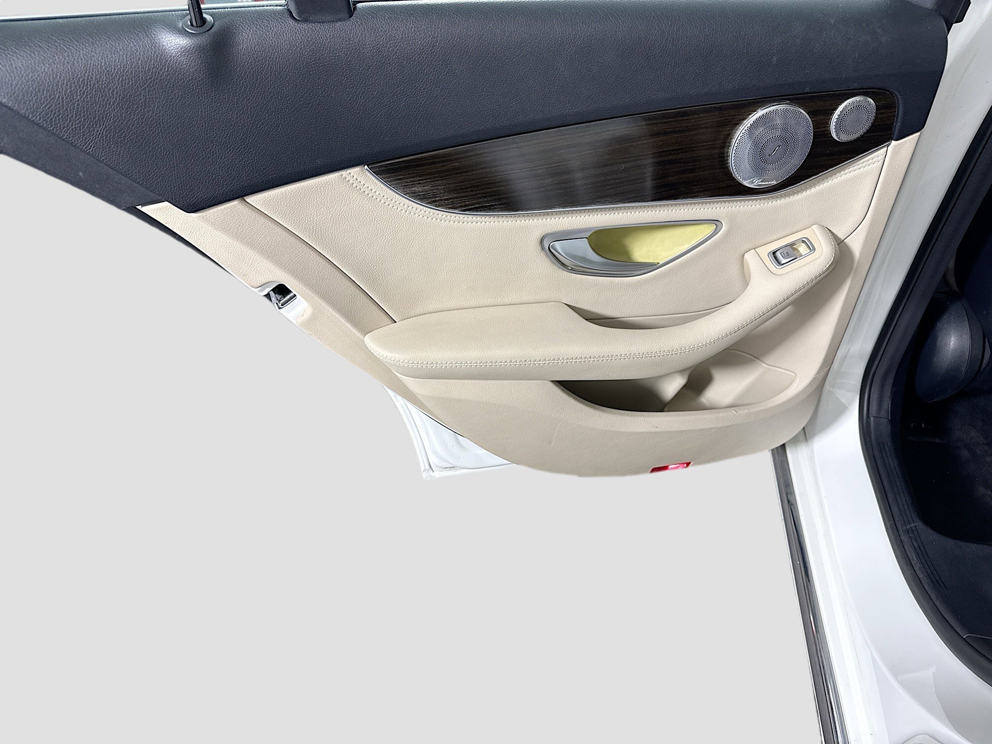 Used 2015 Mercedes-Benz C 300 4MATIC Sedan image 26