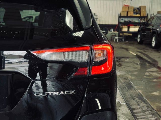 Used 2024 Subaru Outback Limited image 7