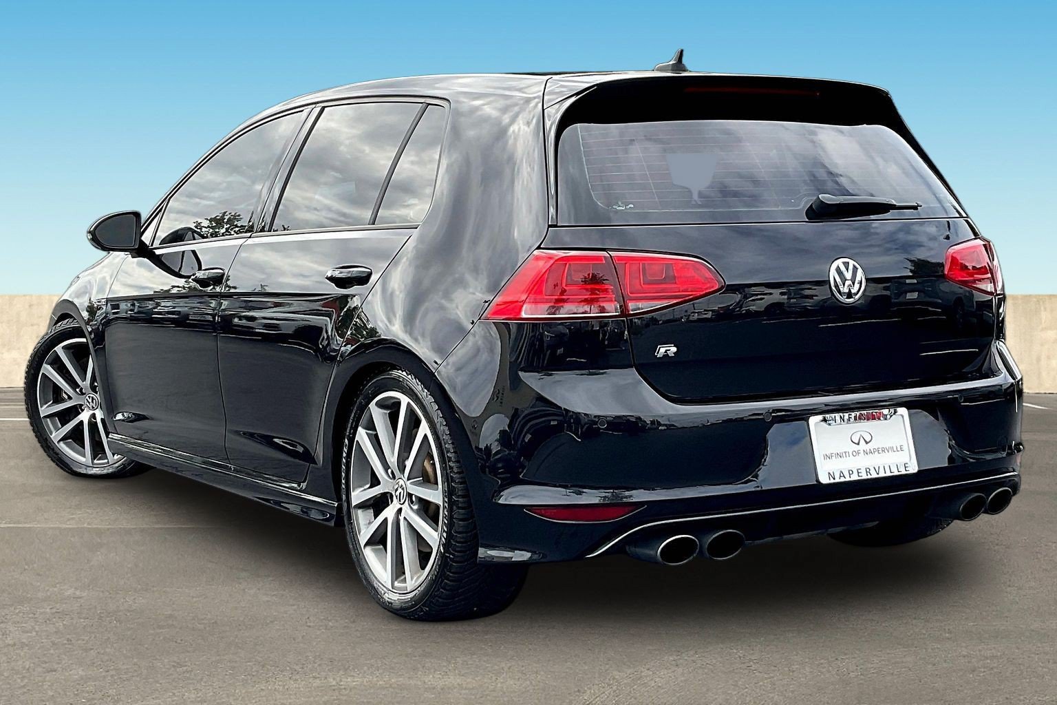 Used 2016 Volkswagen Golf R 4-Door AWD/4WD image 4
