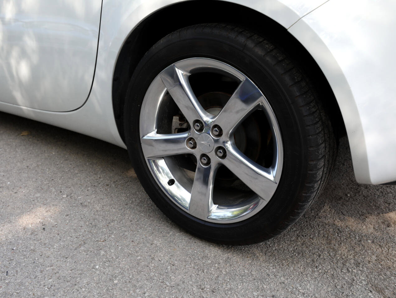 Used 2006 Pontiac Solstice Convertible w/ Premium Package image 9