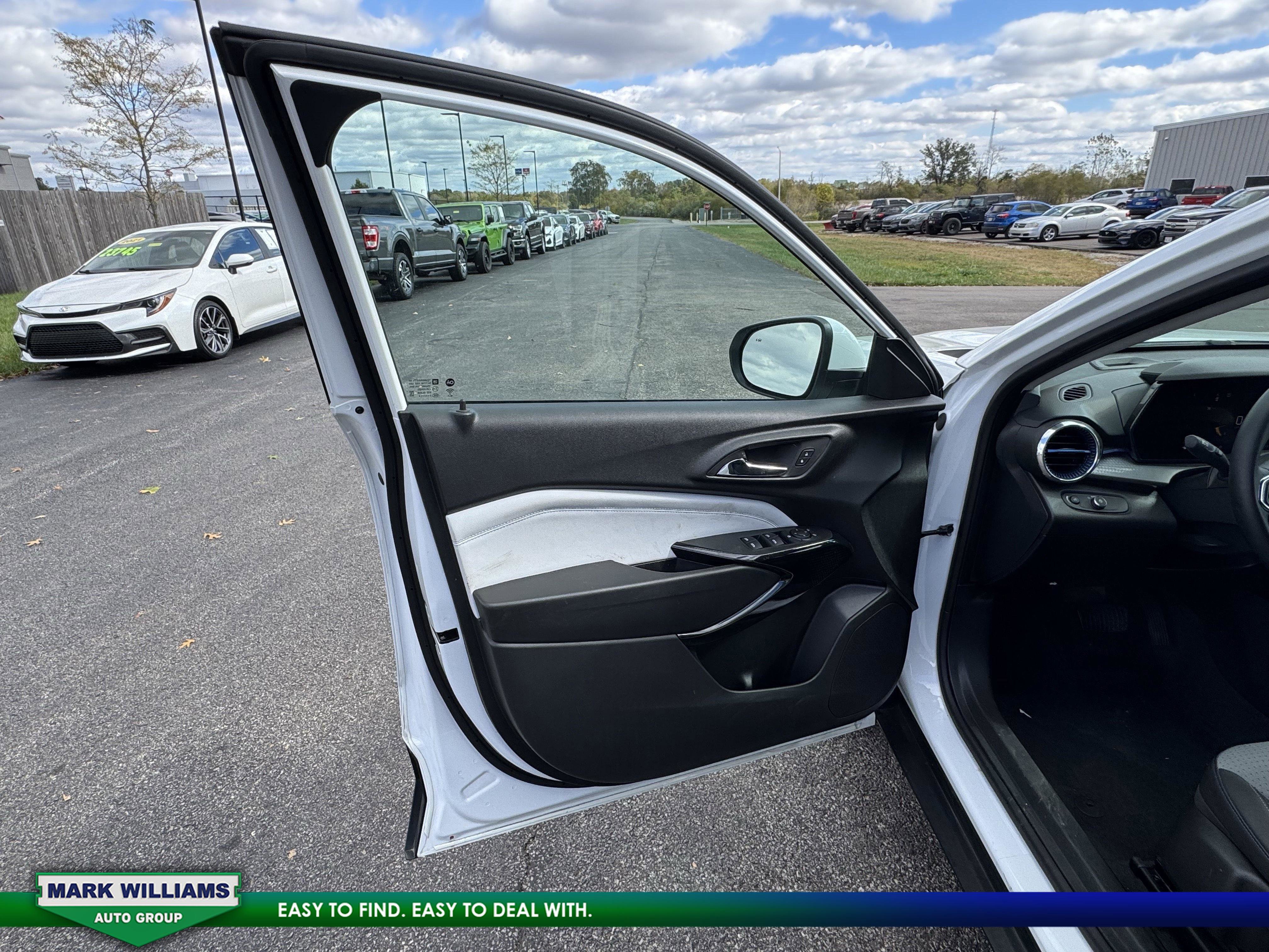 Used 2024 Chevrolet Trax LT w/ Driver Confidence Package image 7