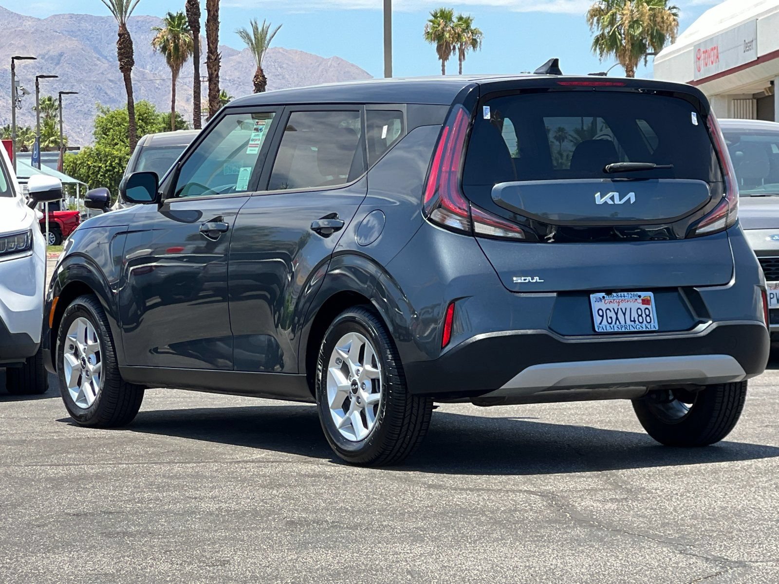 Certified 2023 Kia Soul LX w/ LX Technology Package FWD image 5