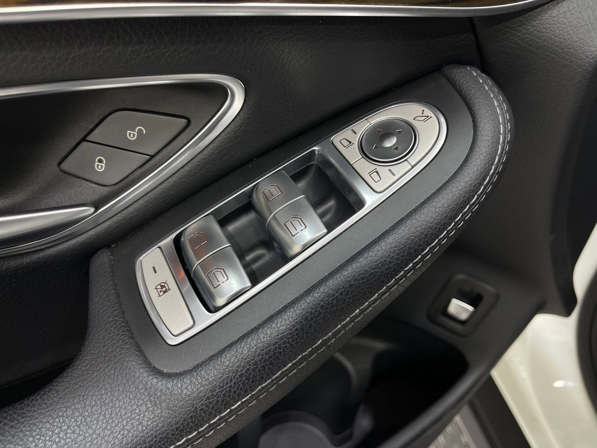 Used 2017 Mercedes-Benz GLC 300 GLC 300 image 17