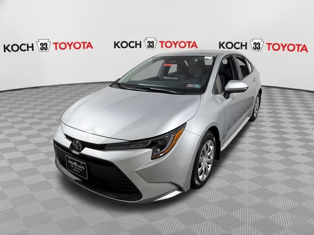 Certified 2025 Toyota Corolla LE FWD image 3