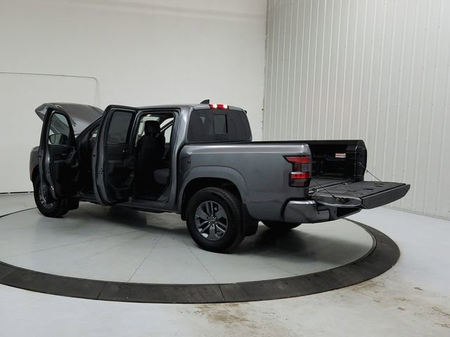 Used 2025 Nissan Frontier SV image 13