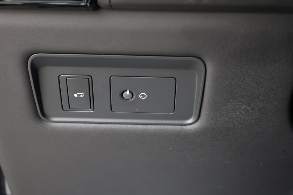 Used 2022 Land Rover Range Rover SV Autobiography Dynamic AWD/4WD image 16