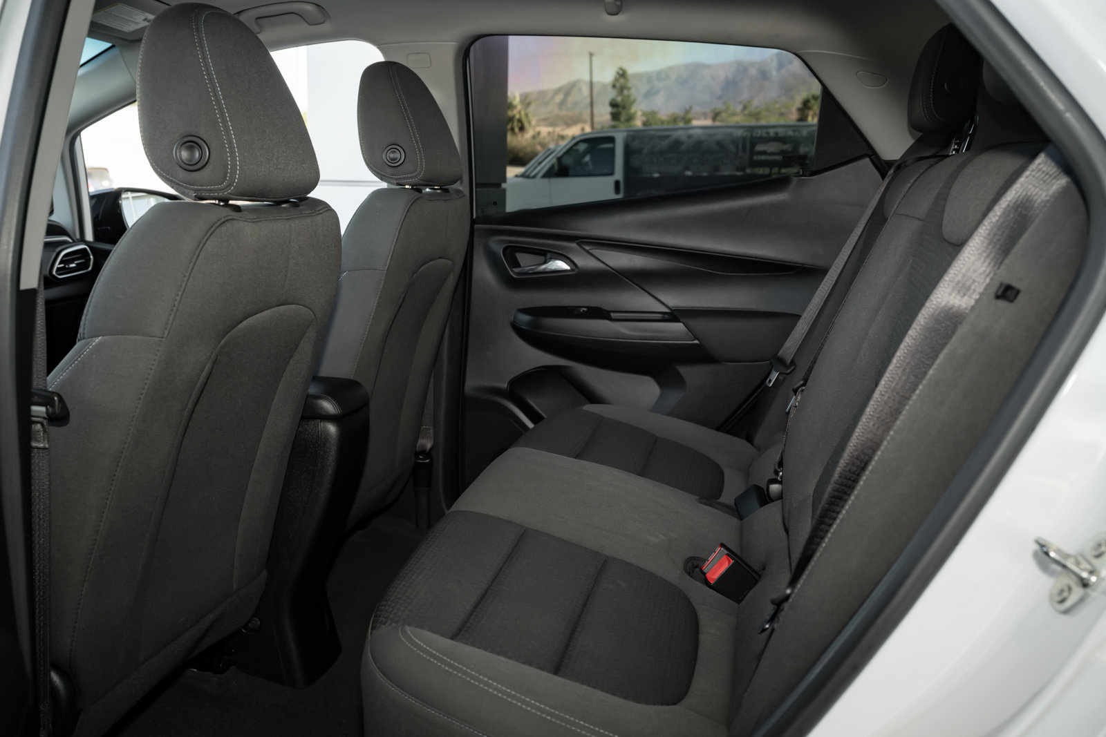 Used 2022 Chevrolet Bolt LT image 30