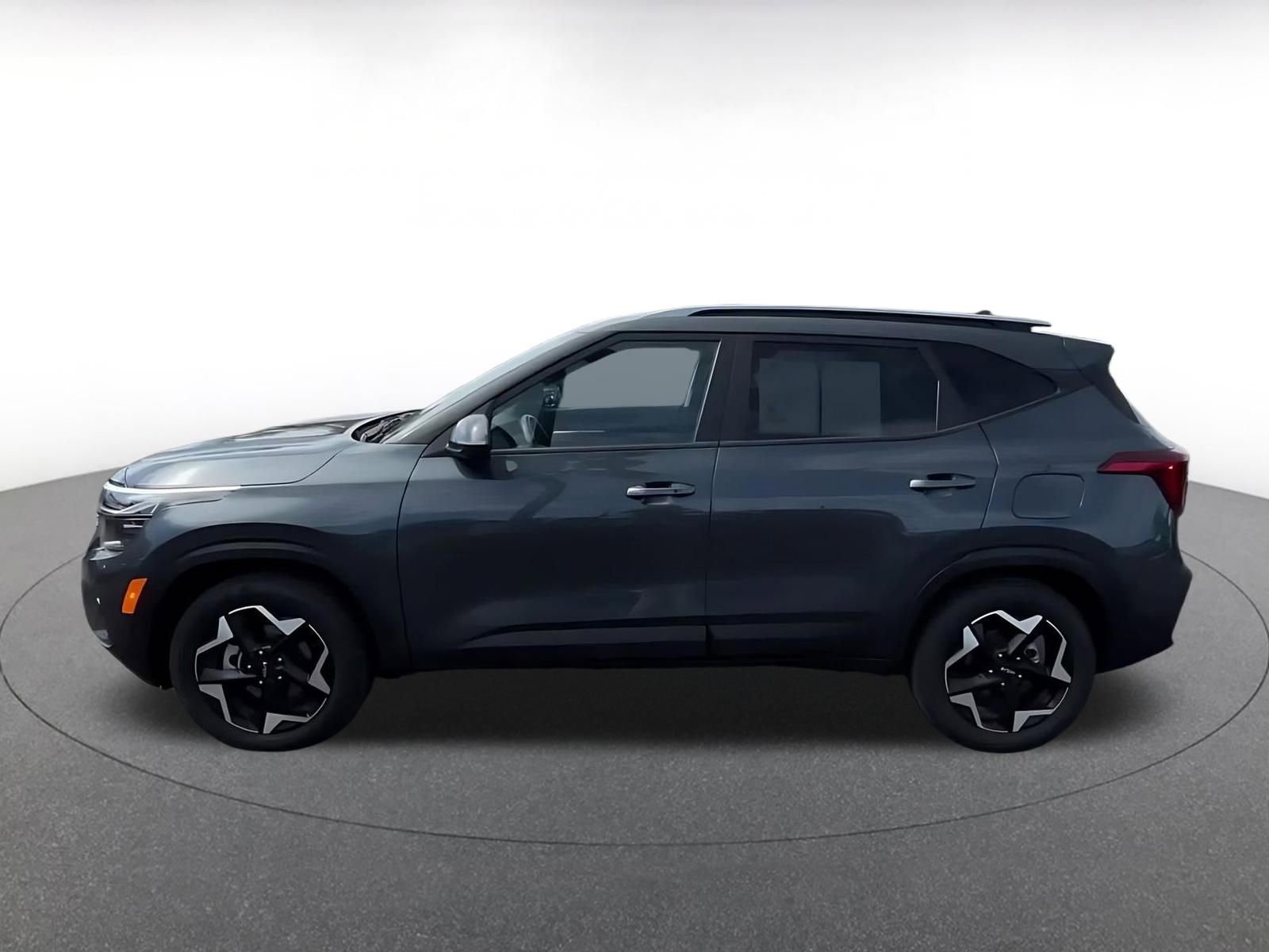 Used 2025 Kia Seltos S image 9