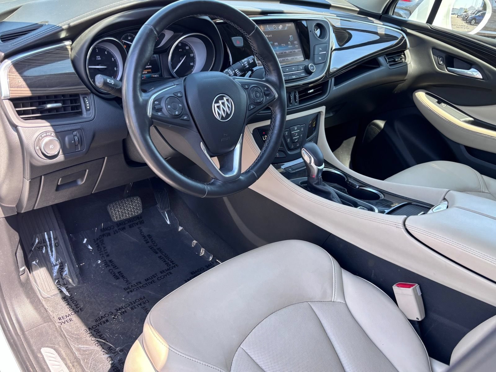 Used 2019 Buick Envision Essence FWD image 17