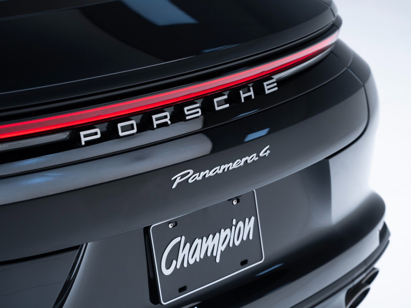 Certified 2025 Porsche Panamera 4 image 13