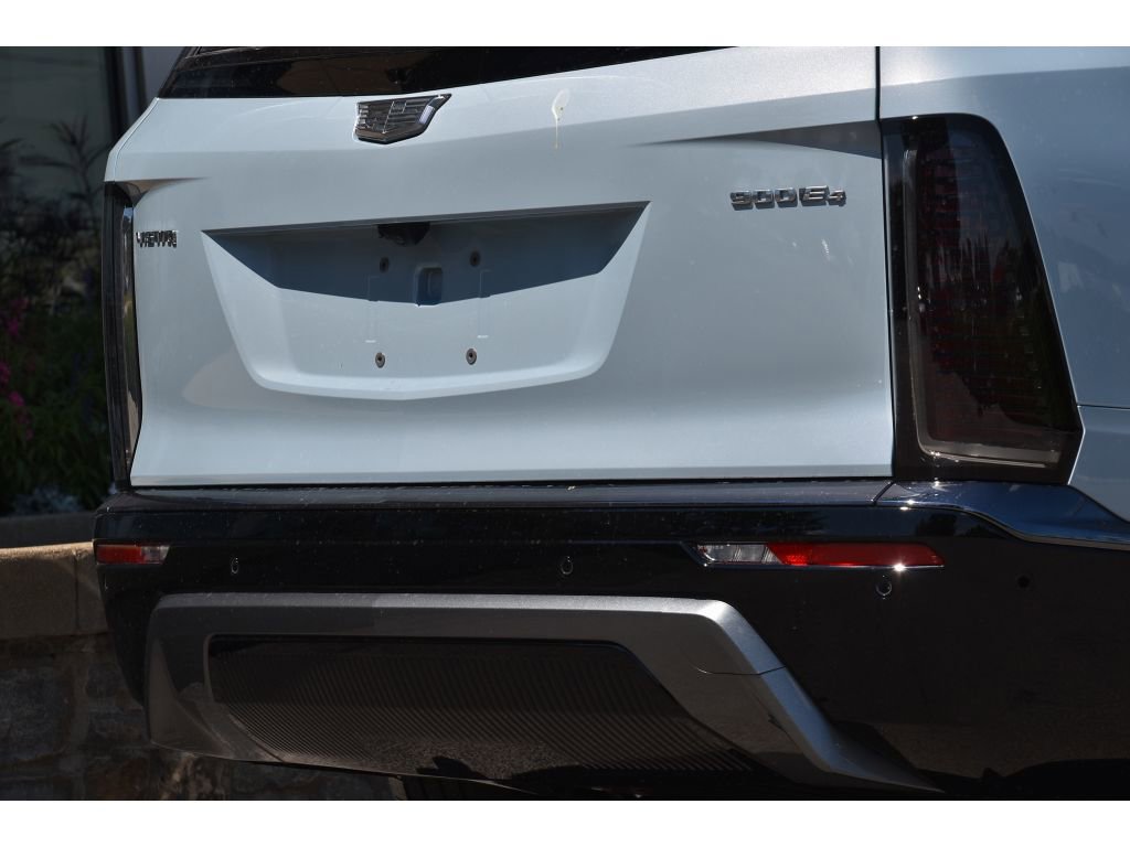 New 2026 Cadillac Vistiq Sport w/ LPO, Floor Liner Package image 30