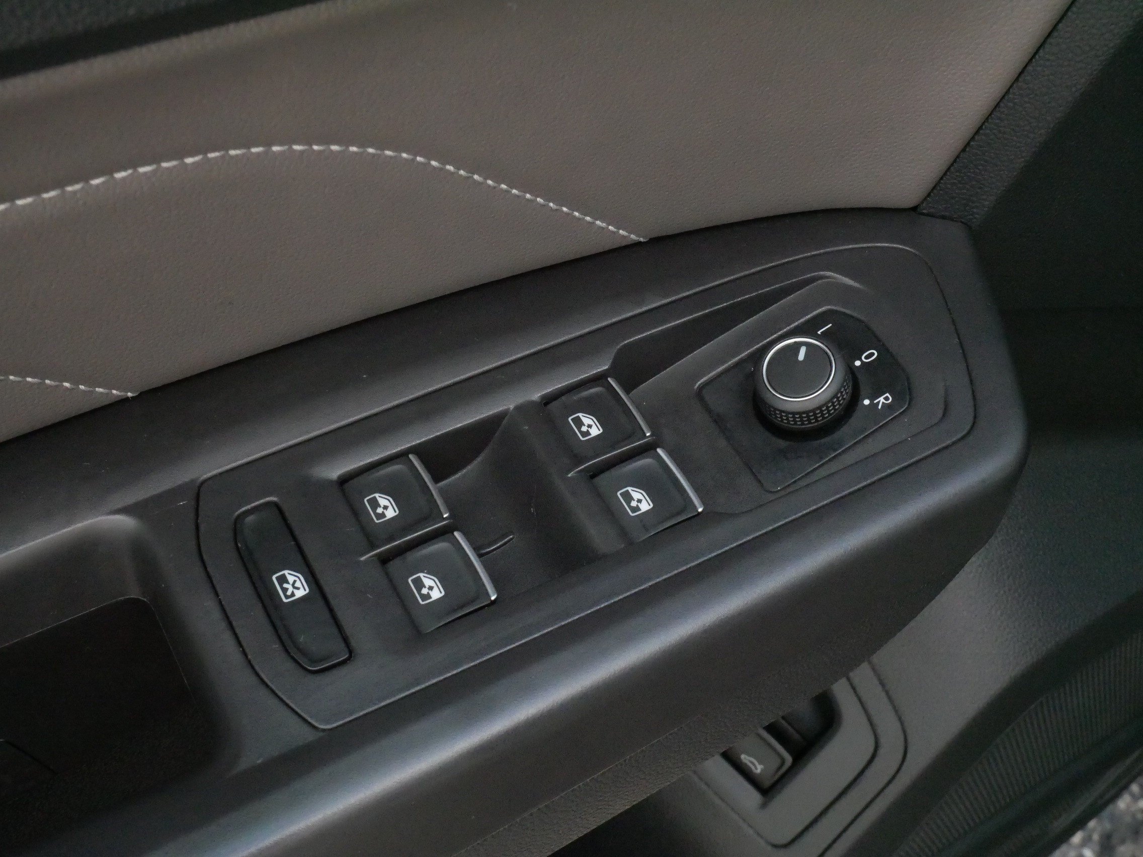 Certified 2023 Volkswagen Atlas SEL AWD/4WD image 19