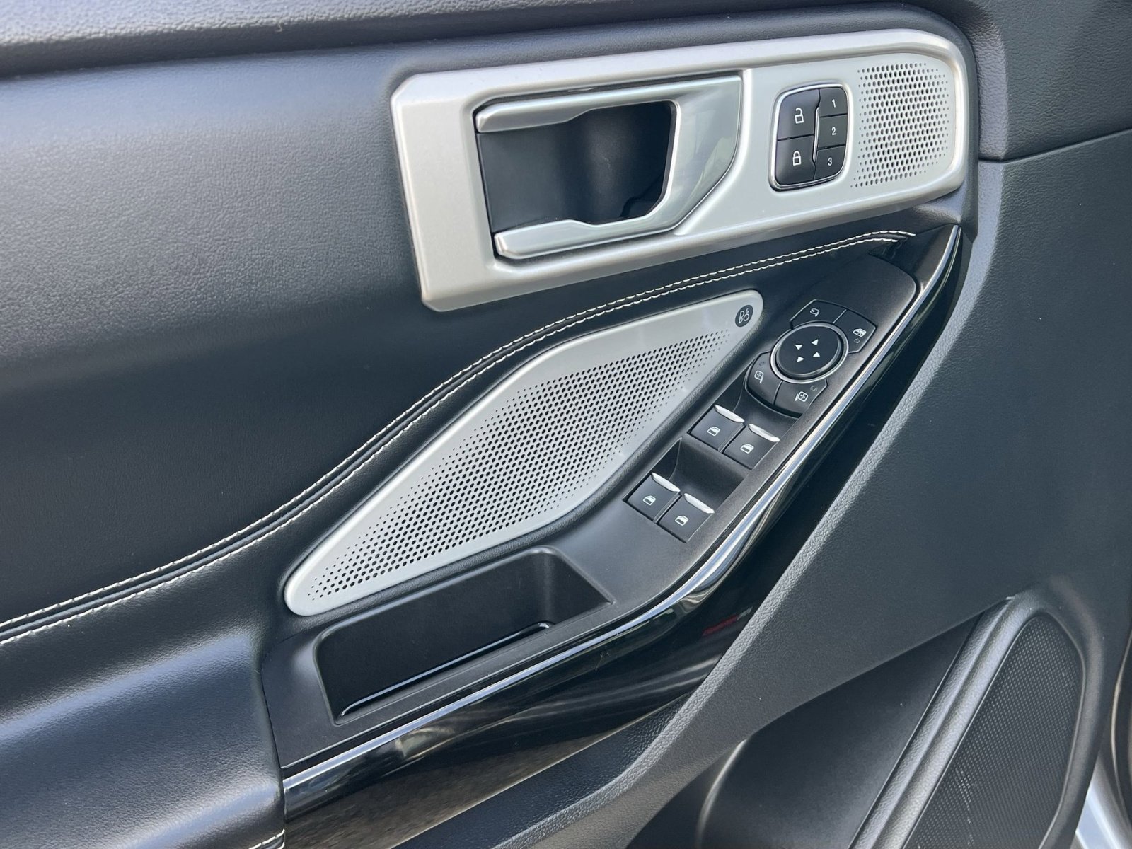 Used 2022 Ford Explorer ST w/ Equipment Group 401A image 15