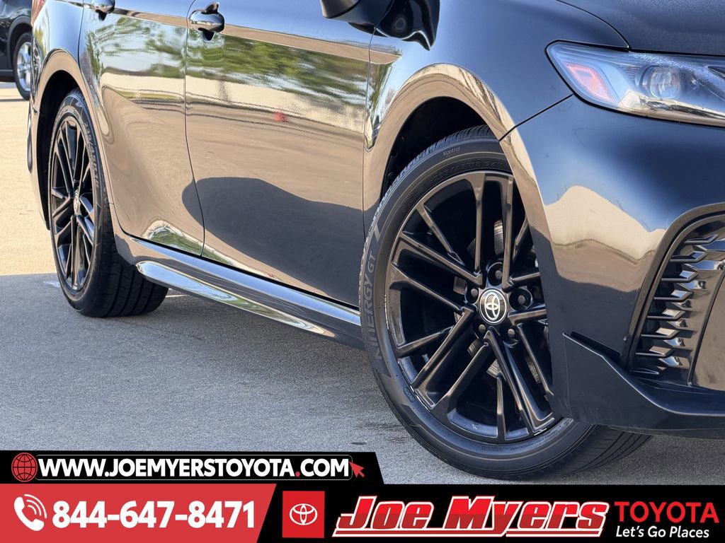 Used 2025 Toyota Camry SE image 12