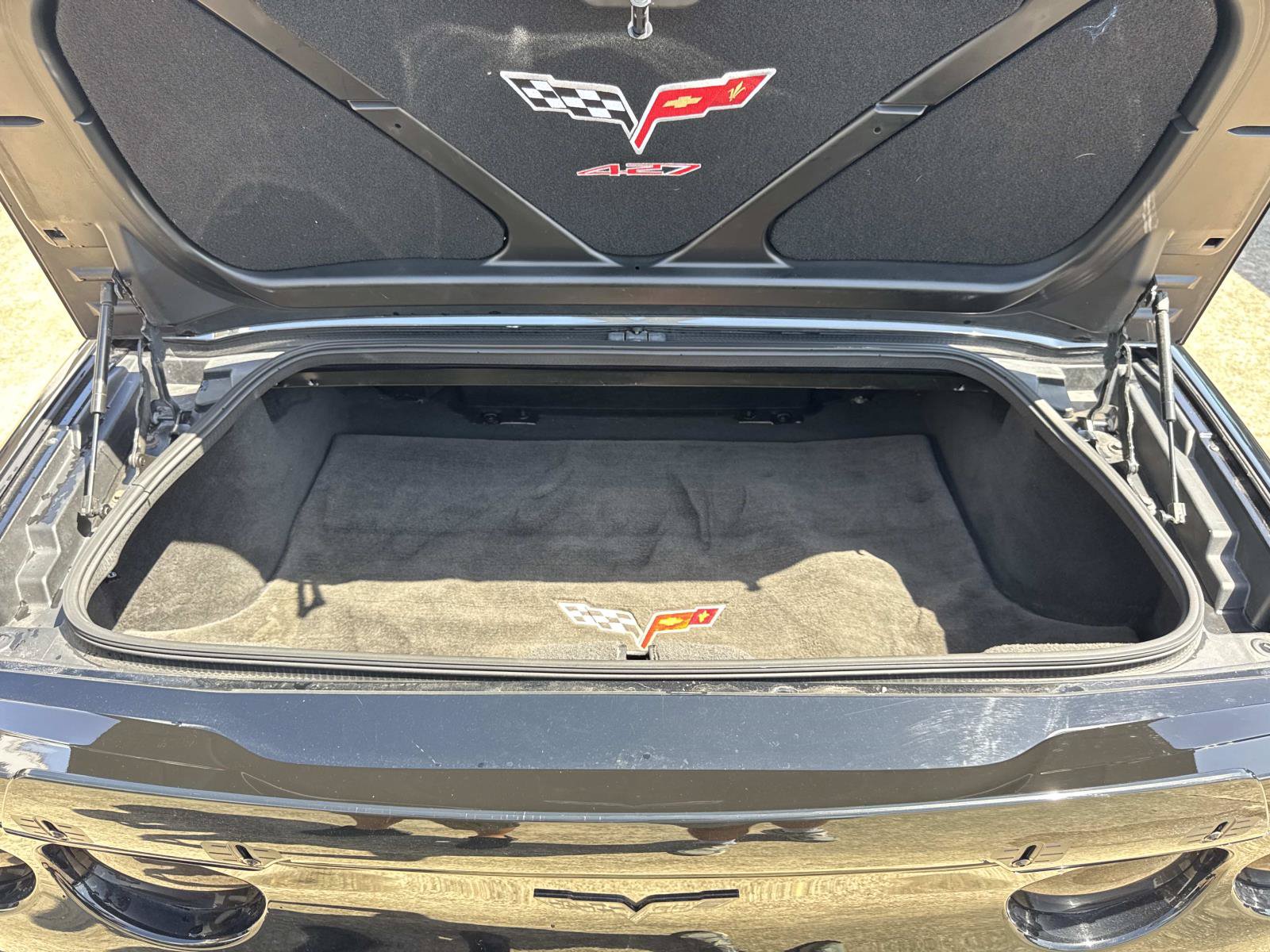 Used 2013 Chevrolet Corvette 427 w/ Z06 Carbon Fiber Package RWD image 8