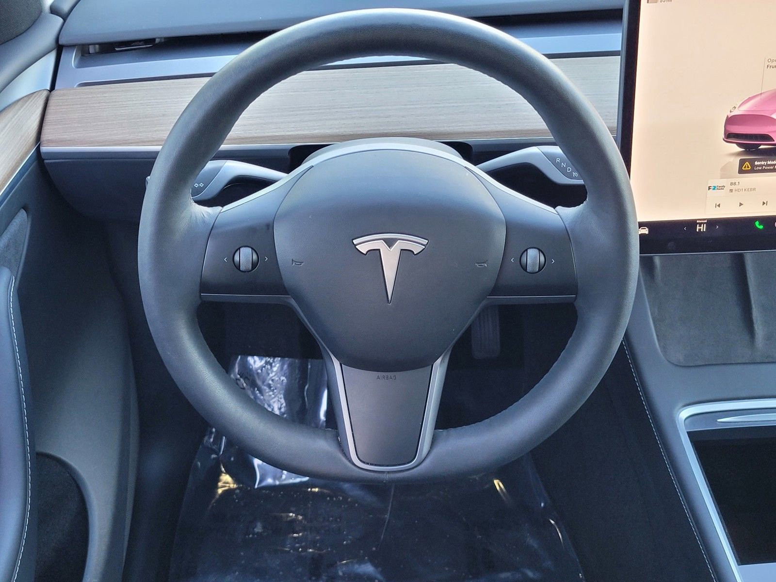 Used 2022 Tesla Model Y Long Range image 12