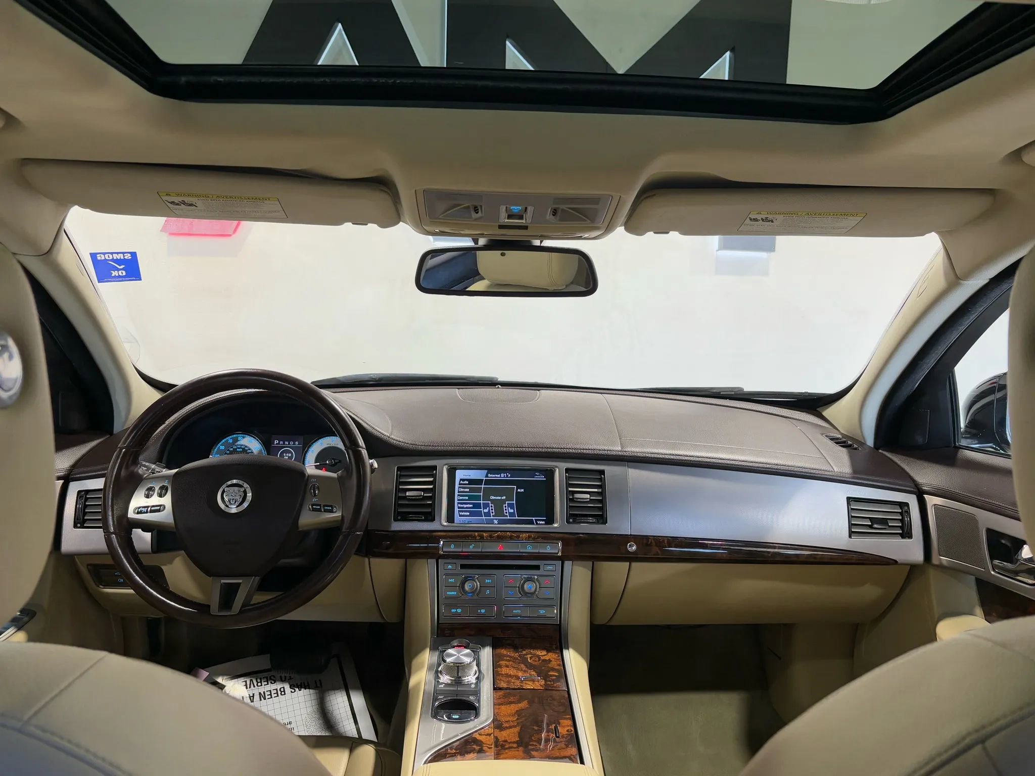 Used 2011 Jaguar XF RWD image 16