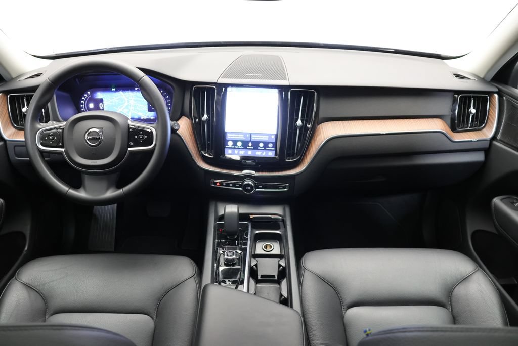 Used 2023 Volvo XC60 B5 Plus w/ Protection Package Premier AWD/4WD image 16