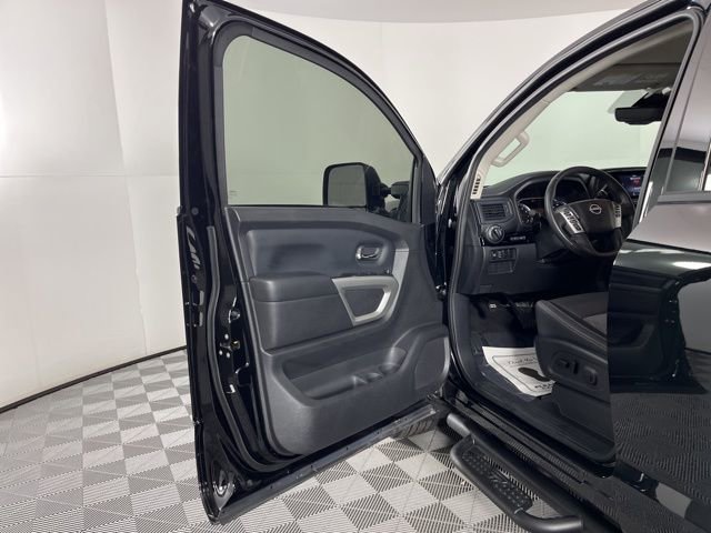 Used 2024 Nissan Titan SV w/ SV Convenience Package image 16