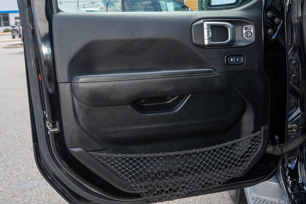 Used 2020 Jeep Wrangler Unlimited Sahara AWD/4WD image 9