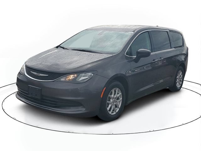 Used 2020 Chrysler Voyager LX FWD image 2