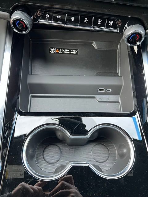 New 2025 Chevrolet Suburban Premier AWD/4WD image 47