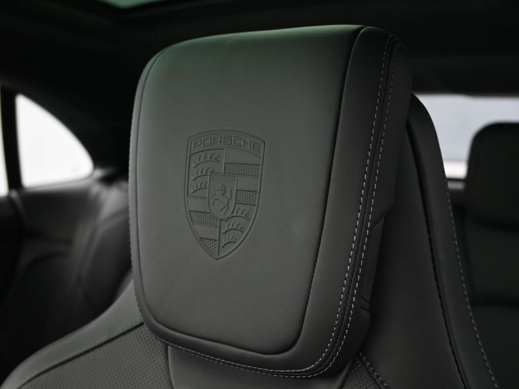 New 2026 Porsche Macan Turbo Electric image 20