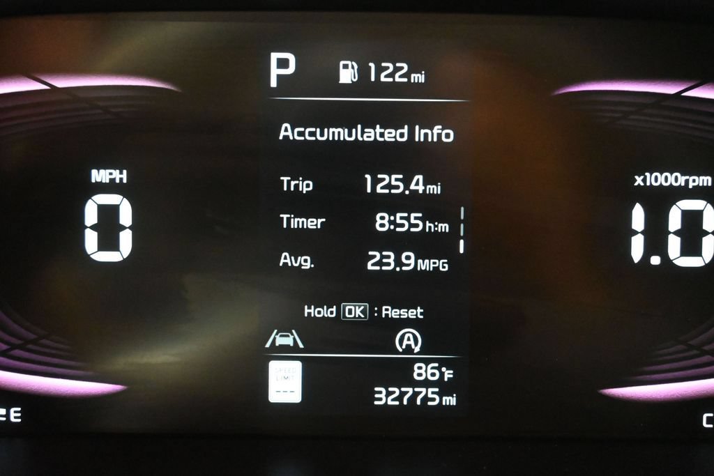 Certified 2023 Kia Soul LX w/ LX Technology Package FWD image 16