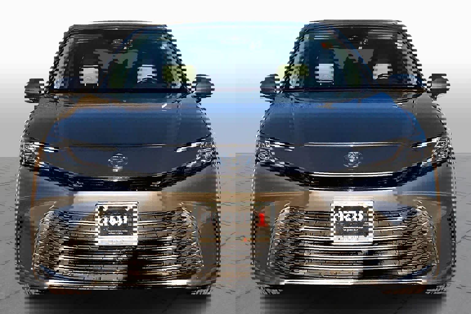 Used 2025 Toyota Camry XLE image 4