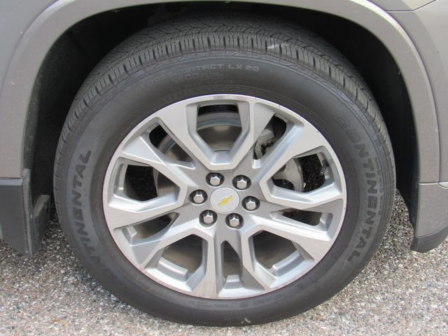 Used 2018 Chevrolet Traverse Premier w/ Driver Confidence II Package FWD image 11