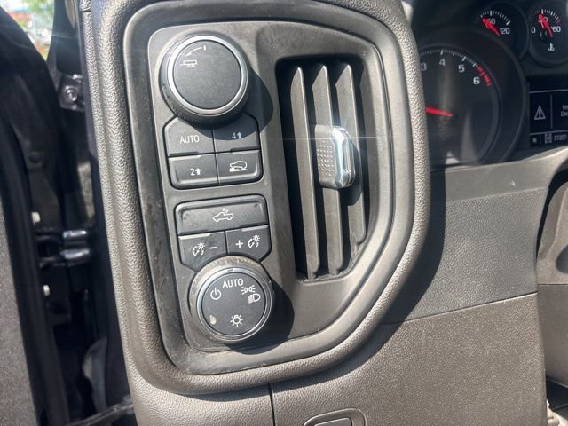 Used 2022 Chevrolet Silverado 1500 Custom image 4