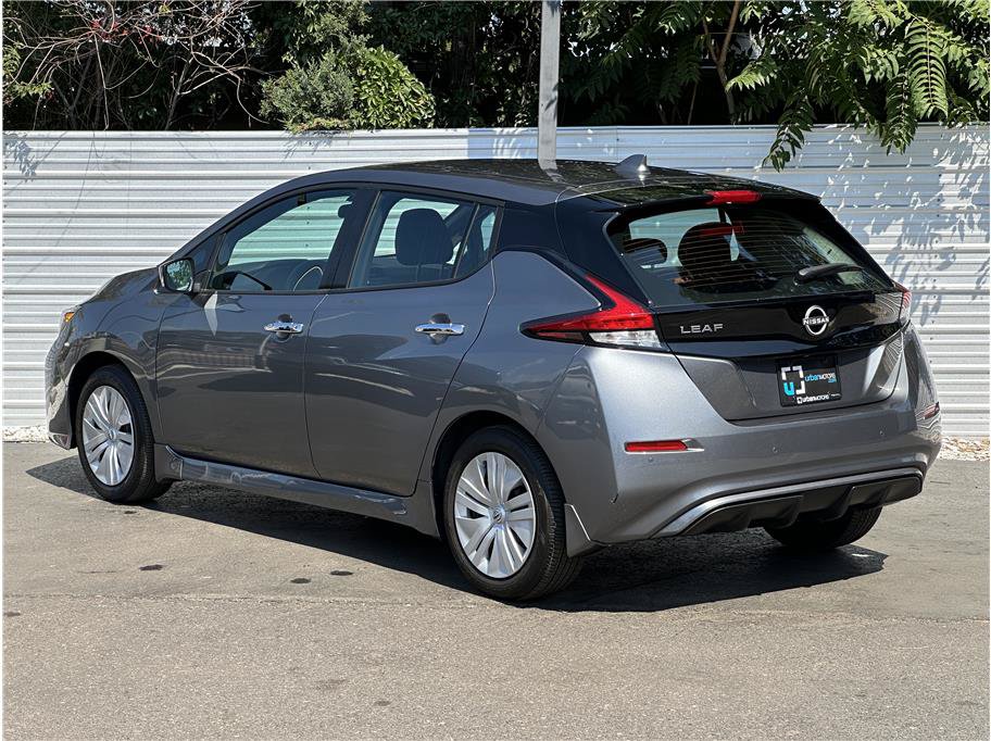 Used 2025 Nissan Leaf S FWD image 3