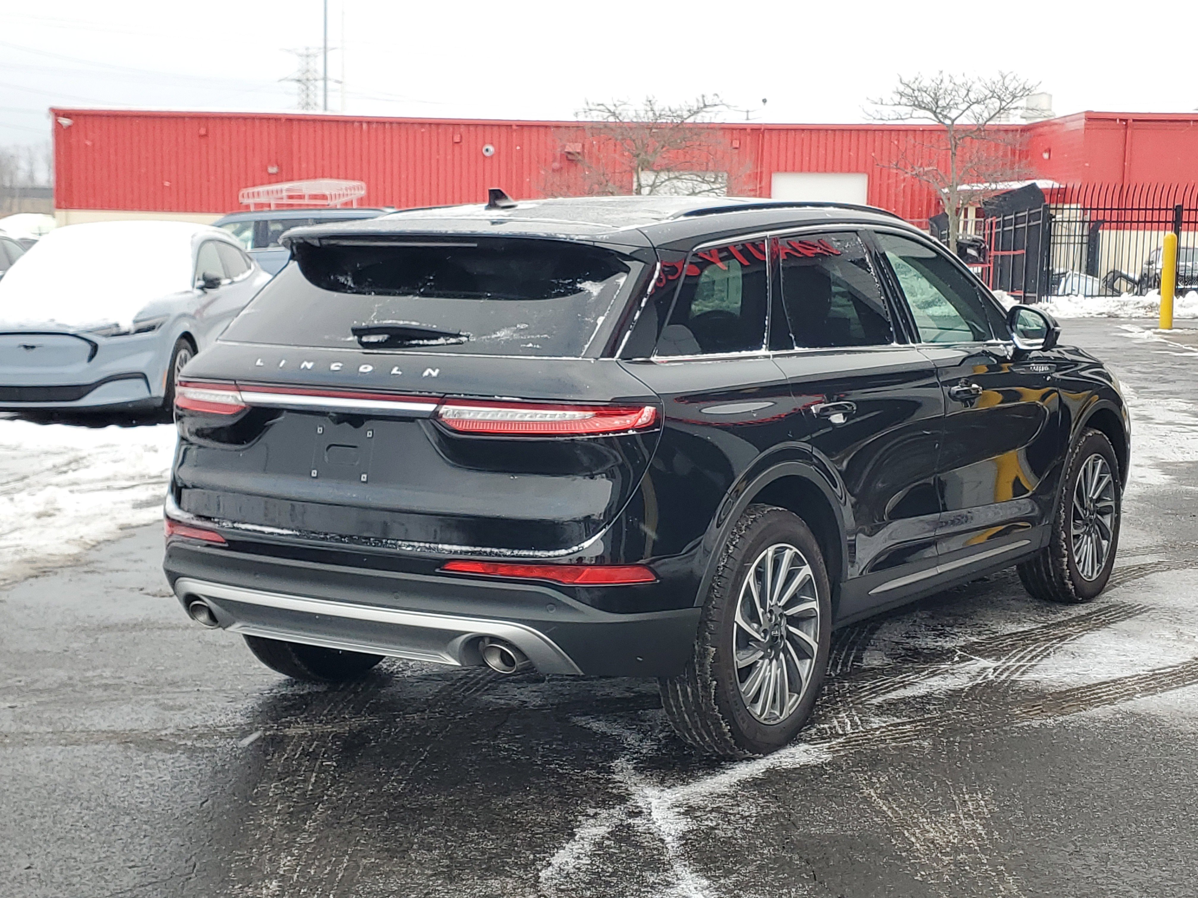 New 2025 Lincoln Corsair Reserve image 4