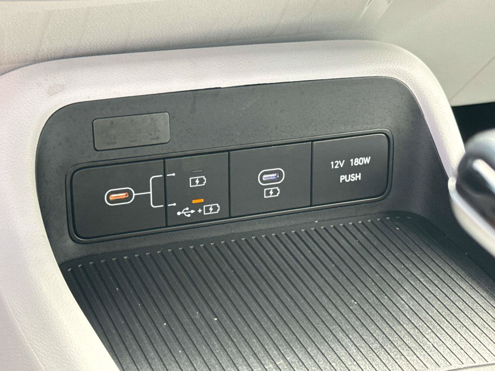 Used 2024 Hyundai Kona SEL FWD image 30