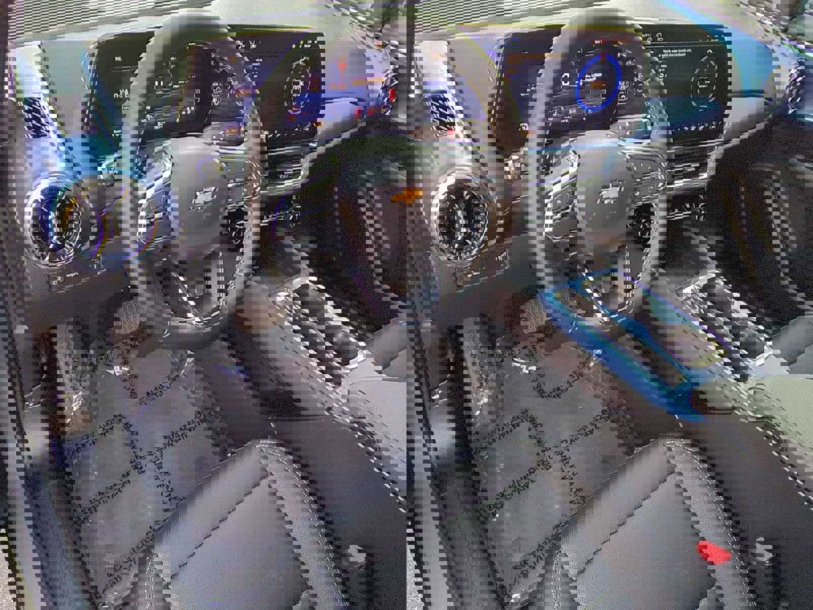 Used 2025 Chevrolet Equinox EV LT w/ Convenience Package image 12