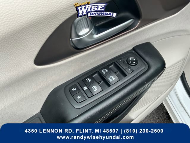 Used 2021 Chrysler Voyager Lxi FWD image 11