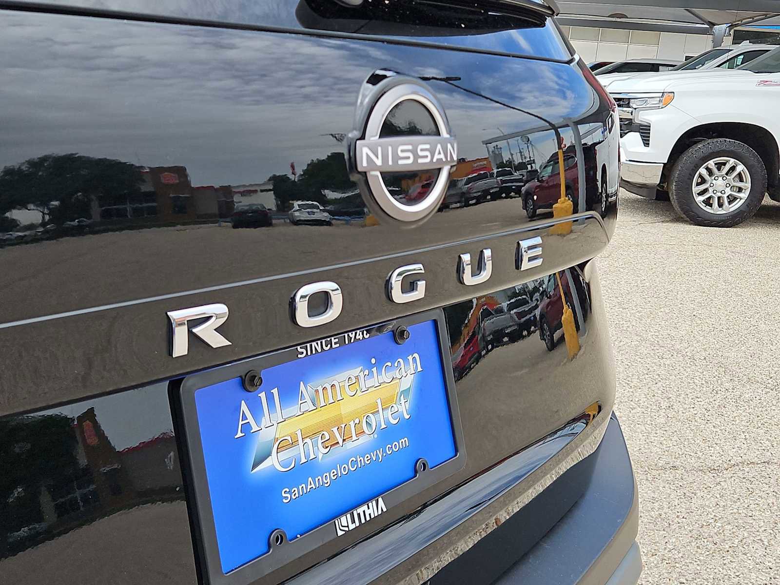 Used 2023 Nissan Rogue S FWD image 11
